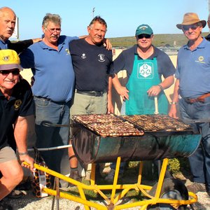 Die Lions-manne agter die braaivleisvuur